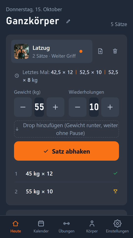 Askeo, Bildschirm „Heute“: Übung Latzug mit den Werten vom letzten Mal, 55 kg und 10 Wiederholungen eingestellt, Knopf „Satz abhaken“